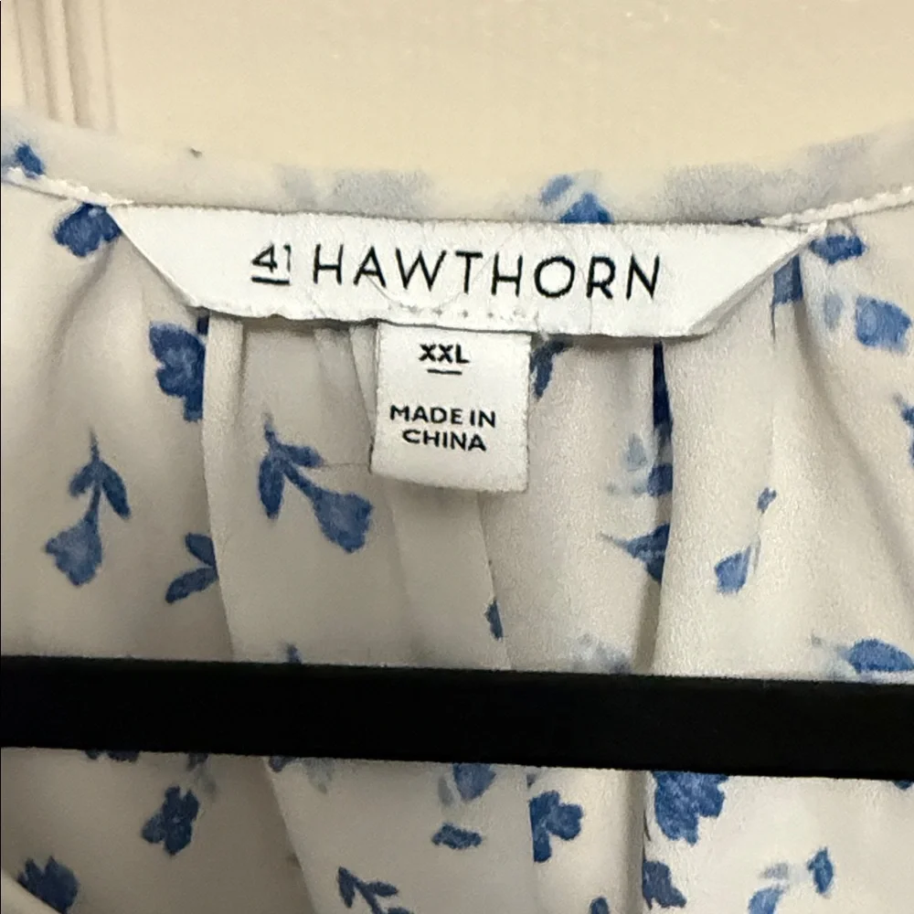 41 Hawthorn White and Blue Floral Blouse - Picture 2 of 3